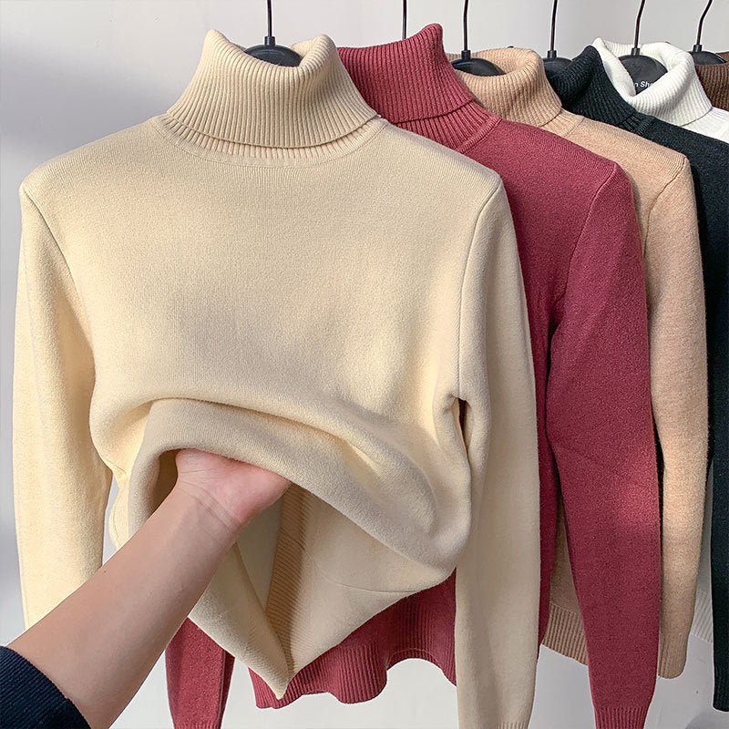 Stickad Dam Tröja i Ull och Päls – Elegant Design för Vardags och Fest 11