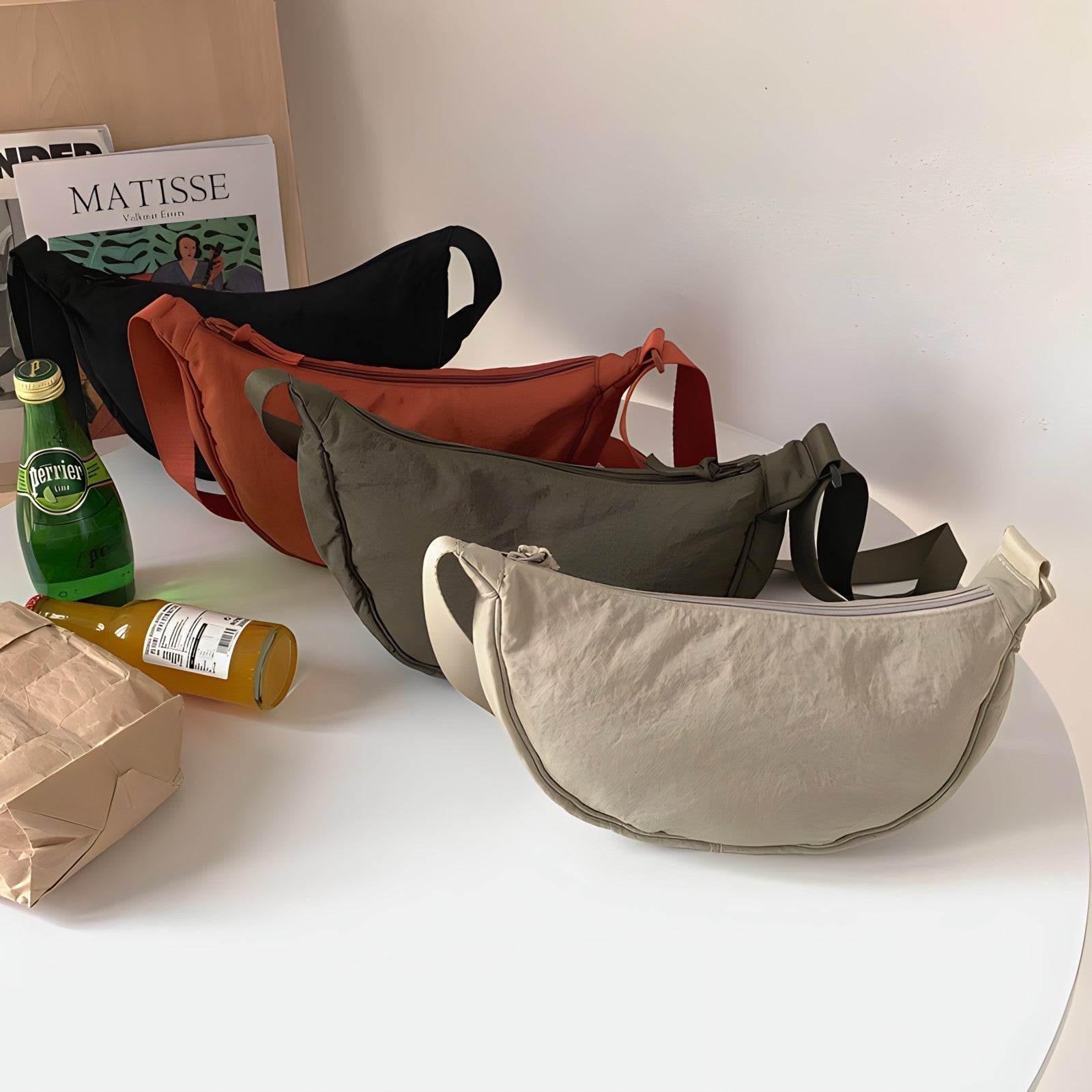 Kvinnors Crossbody Väska Halvmåneformad Nylon Justerbar Axelrem 2