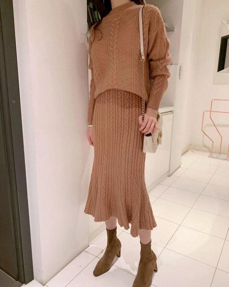 Mjukisset Dam Stickad Topp och Kjol i Akryl-4