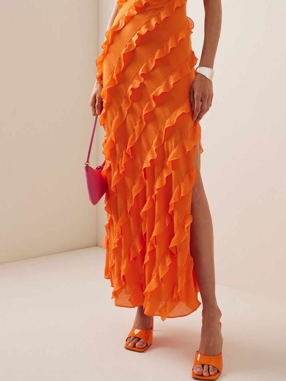 Dam Maxiklänning med Ruffles och Hög Slits i Polyester-4