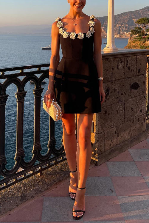 Variant image for Fina Dam Klänningar Baklös Mini Klänning med 3D Blommor i Bomull och Polyester-1