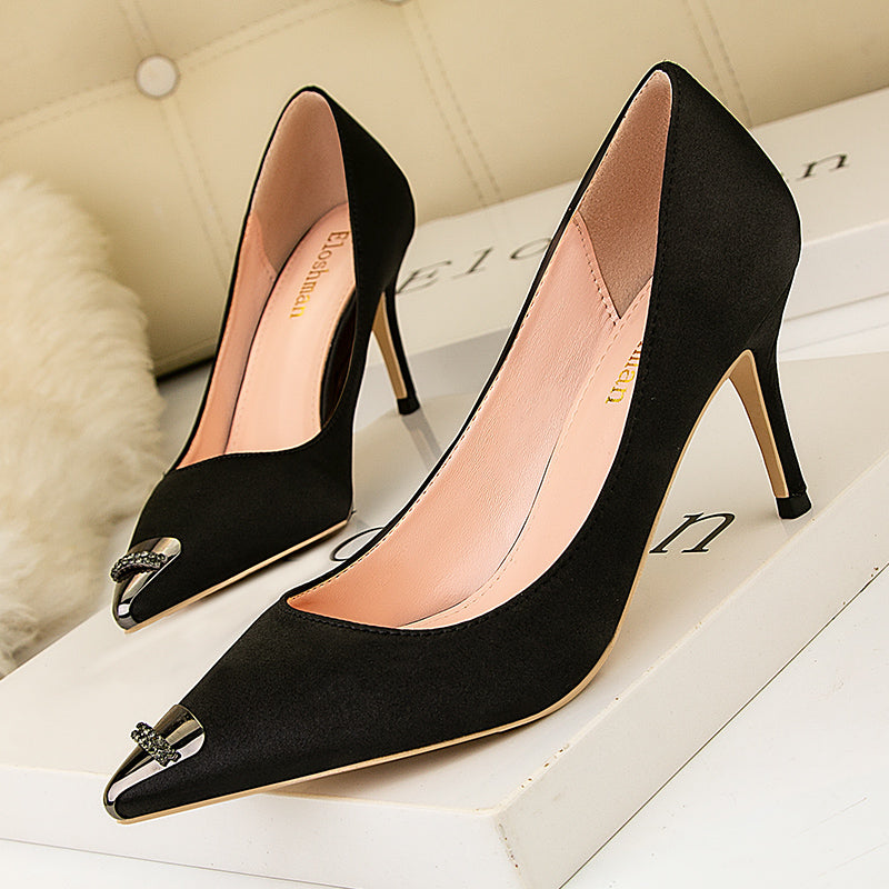 Dam Pump Skor Pekad Tå Flock med Metalldekoration-3