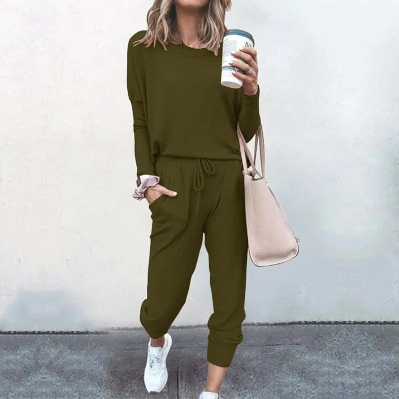 Dam Loungewear Set i Högkvalitativt Material – Lång Topp med Rund Halsringning och Högmidjade Byxor, Bekväm Design 6