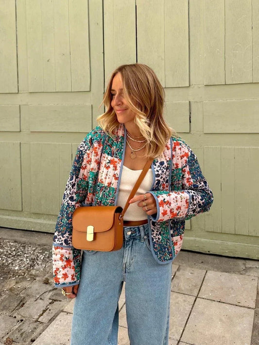Blommig Blazer för Kvinnor i Polyester – Modern Silhuett och Komfortabel Passform, Perfekt för Alla Tillfällen 1