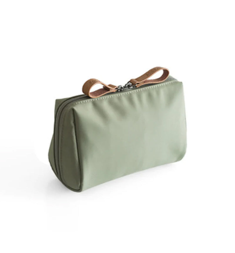 Stor Sminkväska i Hållbar Nylon med Rymligt Lagringsutrymme för Kosmetika och Sminkredskap 1