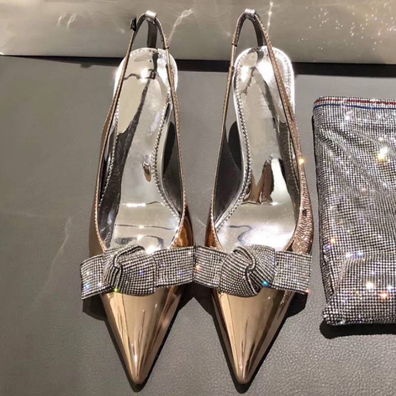 Dam Mules Skor i Lackläder med Ankelrem och Öppen Tå – Elegant Slip-On med Hög Klack för Fest och Vardag 2