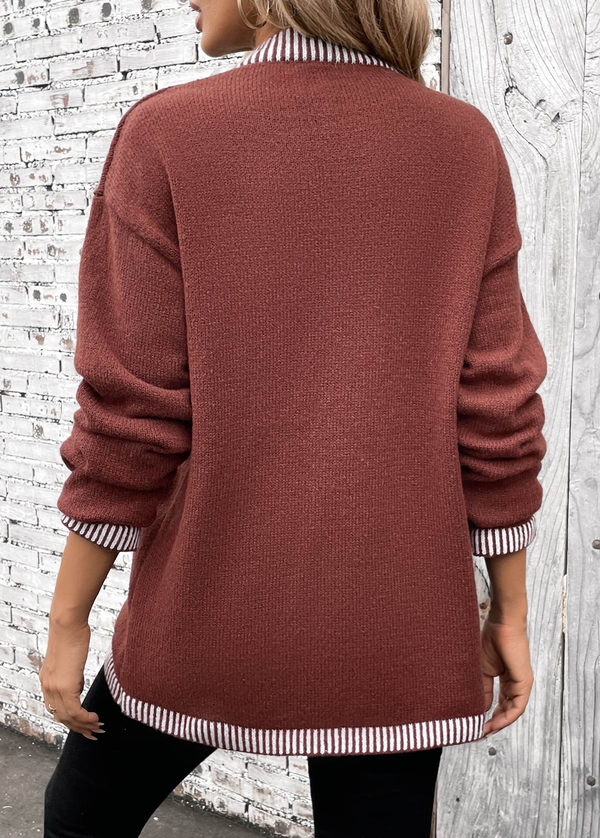 Damjacka Stickad Design med Ränder i Mörkbrun - Långärmad, Mjuk och Andningsbar-3