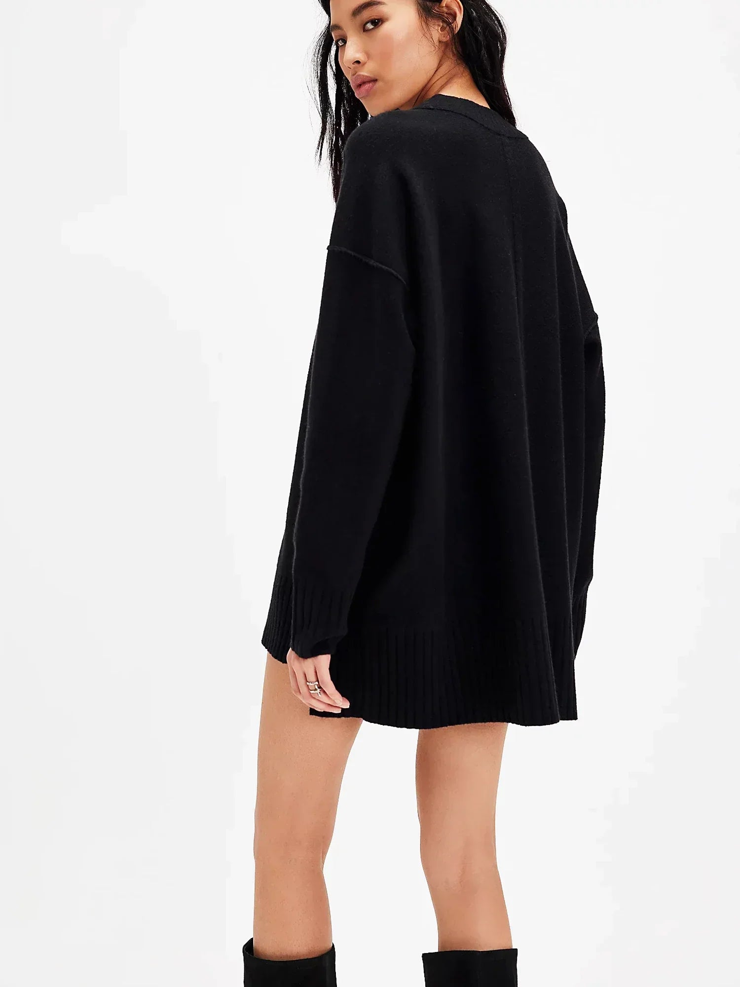 Dam Stickad Klänning med Elegant Toppkant och Graciös Silhuett-4