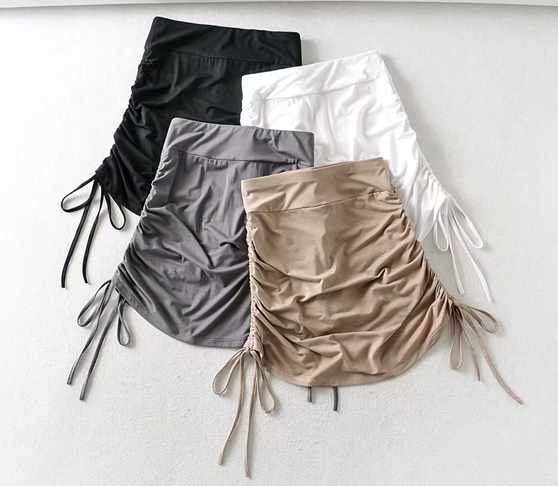 A-Line Mini Kjol för Kvinnor i Polyester – Smickrande Passform med Empire Midjehöjd och Monokrom Design 3