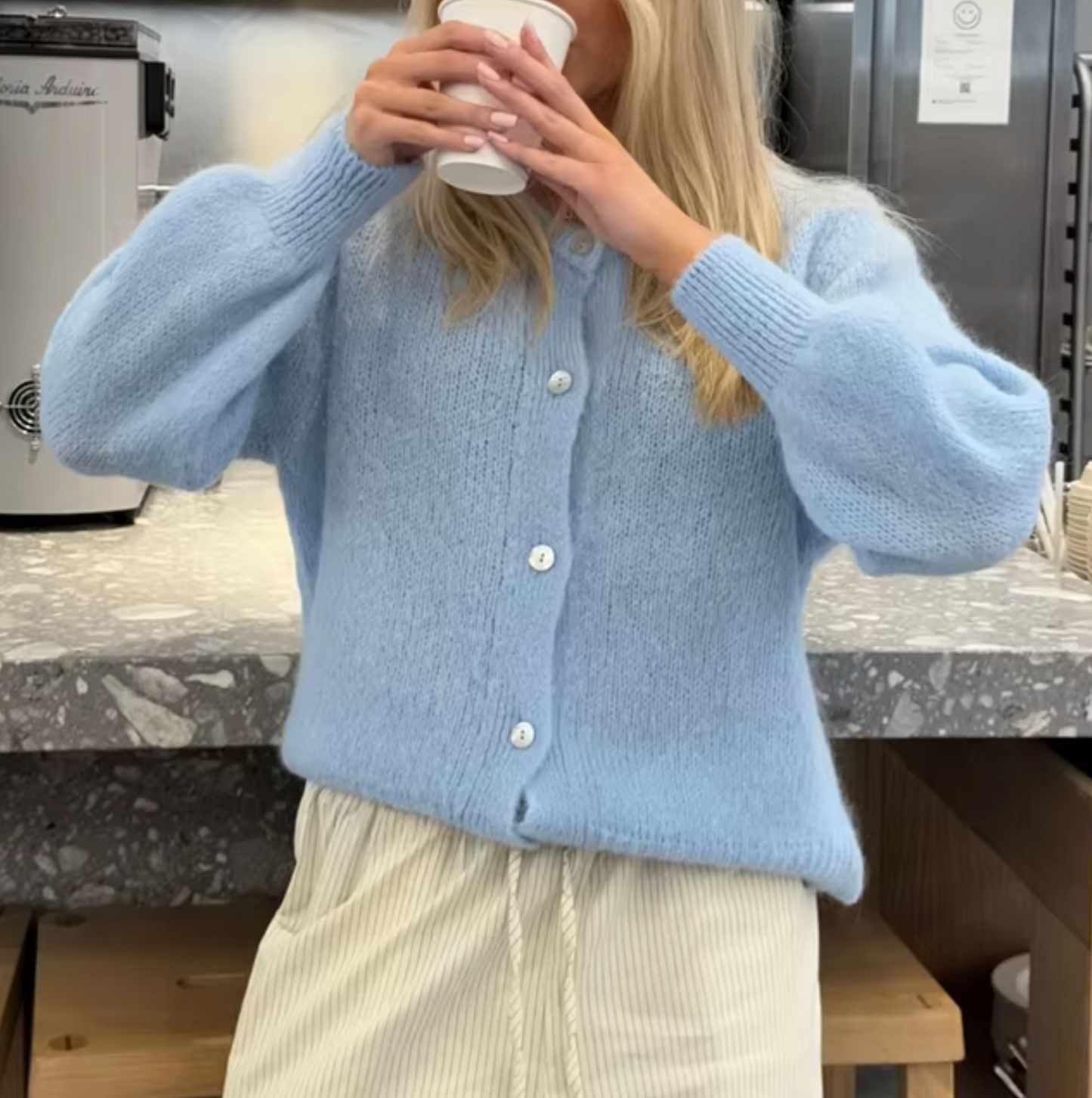 Variant image for Dam Stickad Väst Mjuk Bomullsblandning Tidlös Knäppt Design-10