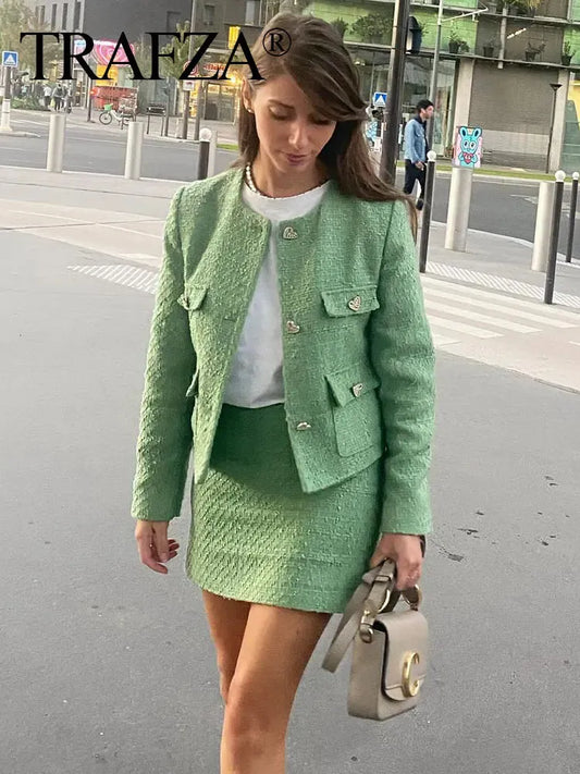 Tvådelat Set Dam i Elegant Tweed med Rock och Jacka – Bekväm Passform och Tidlös Stil 1