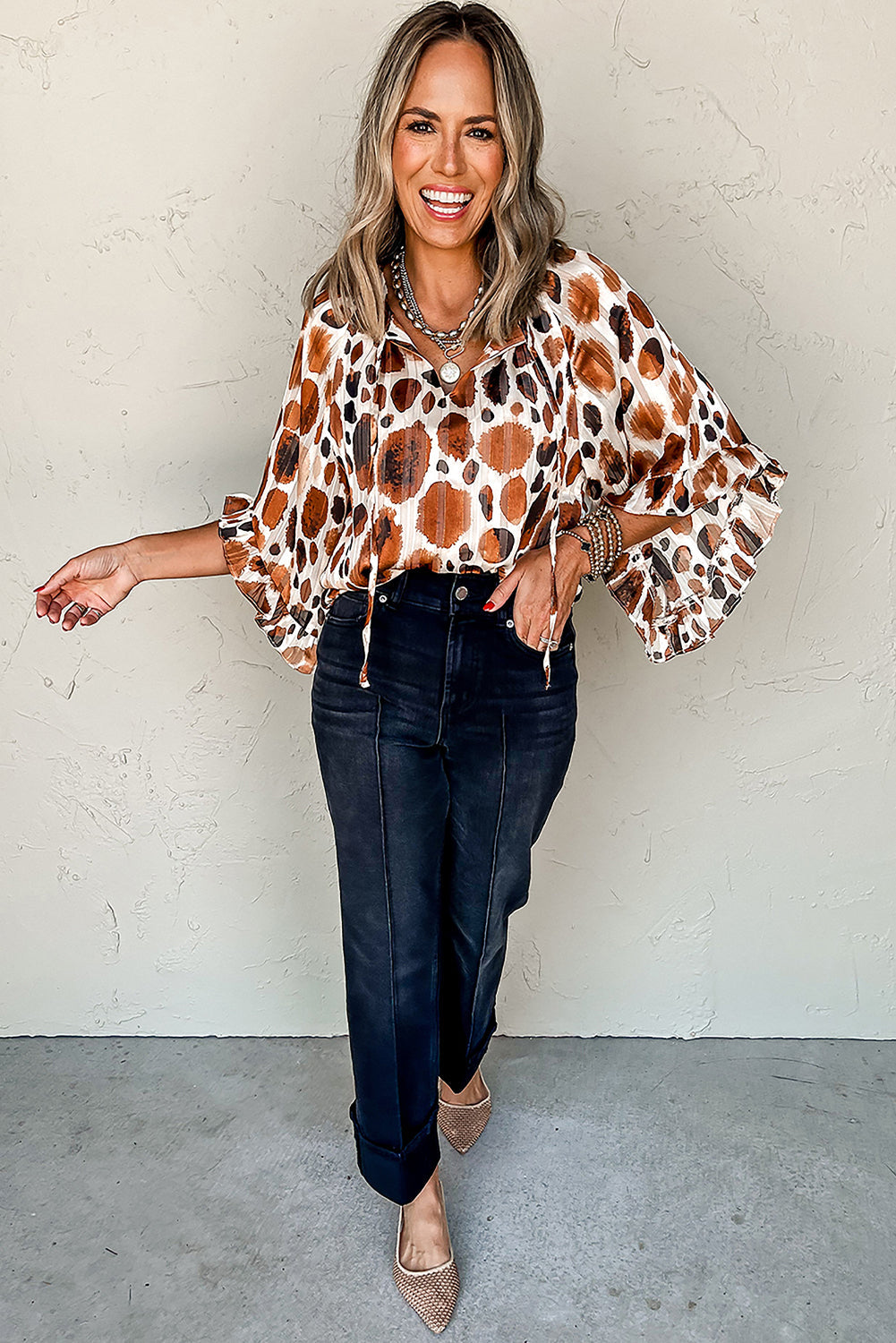 Blusar Dam Med Metalliska Detaljer Och Ruffsade Ärmar Högkvalitativt Material-4