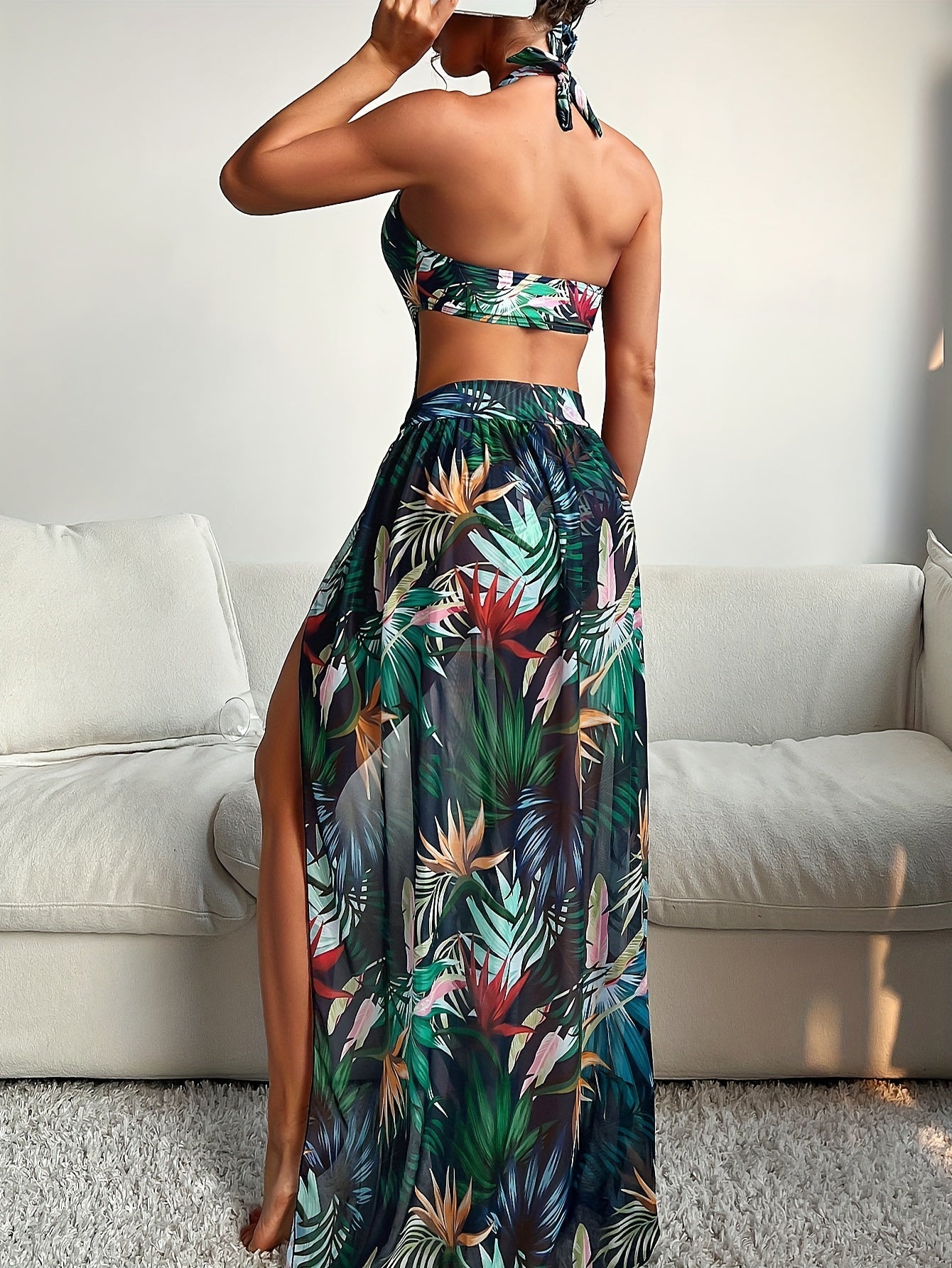 Rygglös Baddräkt Dam med Blommönster och Sarong – Smickrande Shaping Design i Polyester och Elastan 4