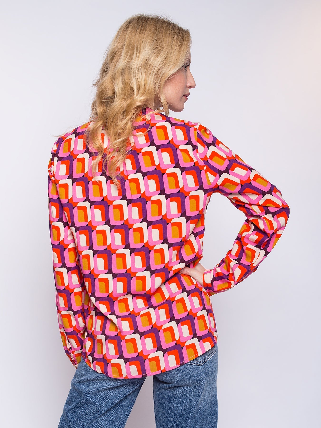 Dam Blus Geometrisk Lila Viskos med Stand-Up Krage och V-Hals-3