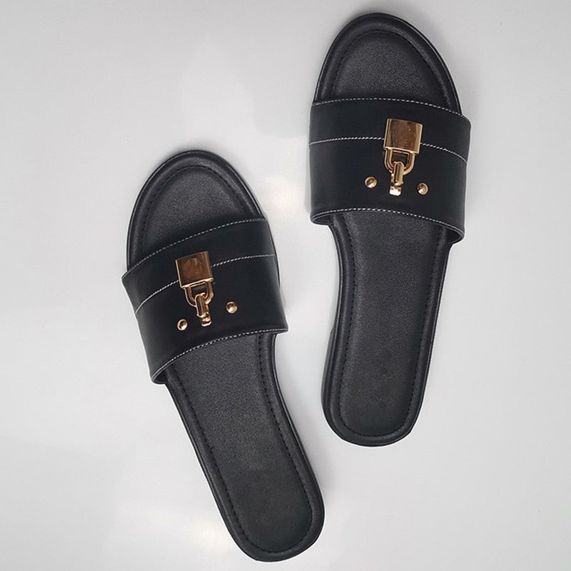 Dam Sandaler Flache PU Läder med Metalldekoration 5