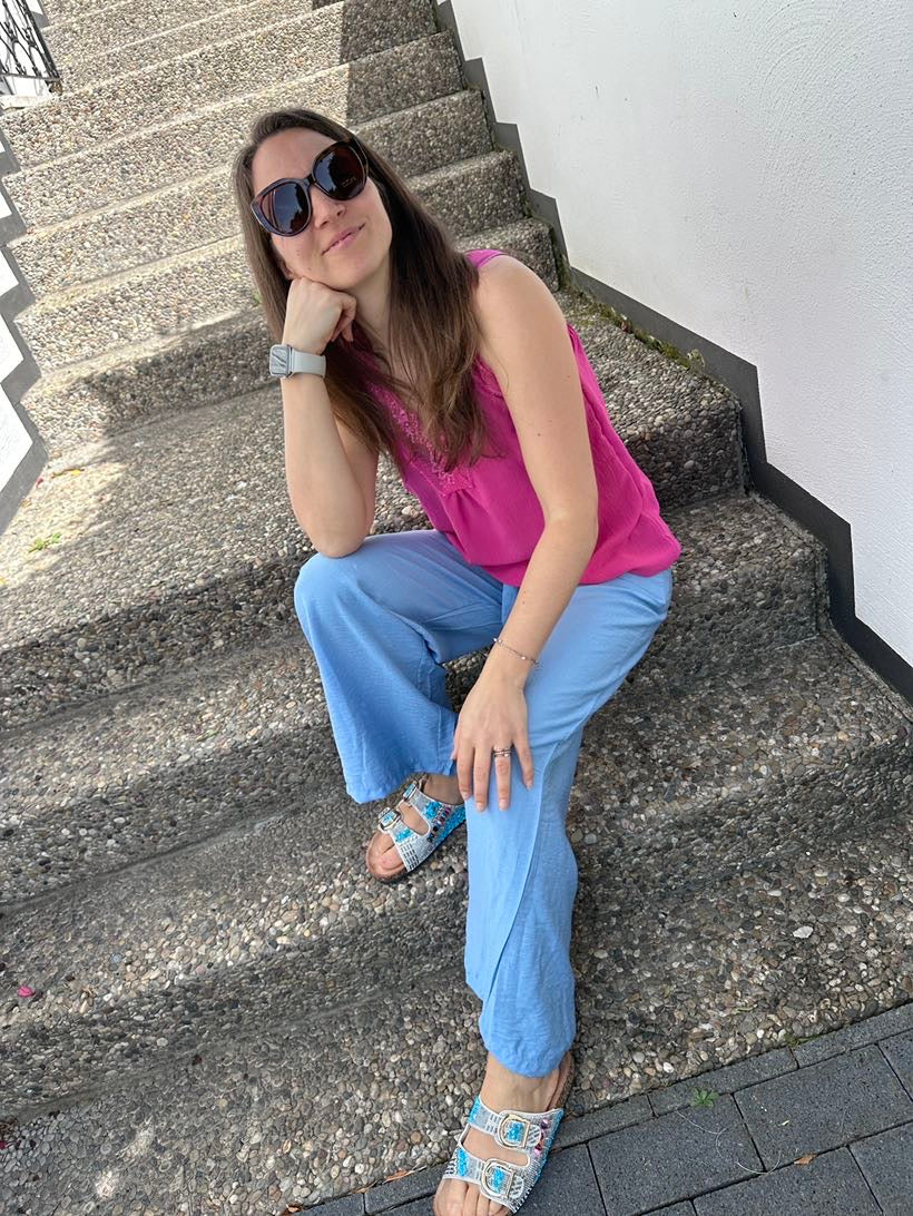 A-linjeformad Festtopp Dam med Spetsdetalj i 100% Polyester – Perfekt för Fest och Vardag 3