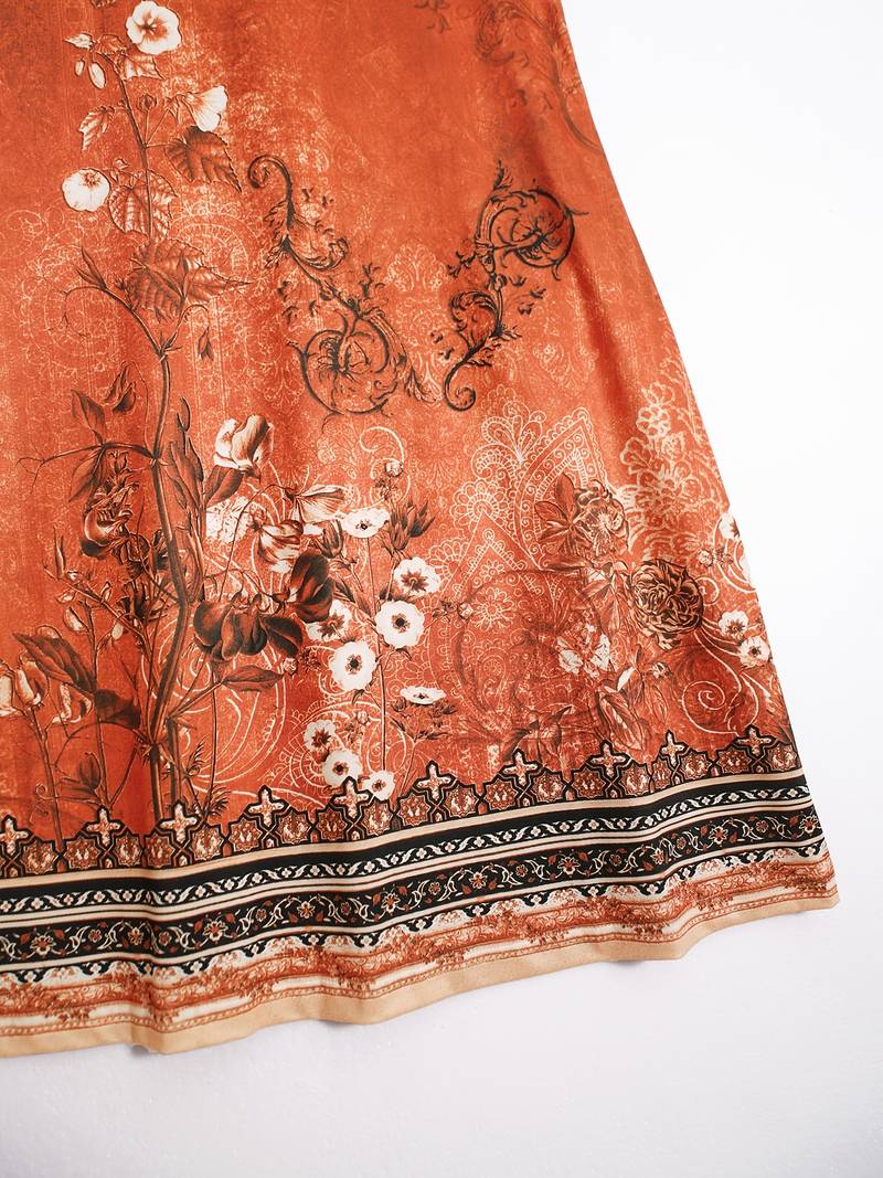 MIDI Klänning för Kvinna med Boho Stil – Lätt Tyg och Blommönster, Avslappnad Passform, Djup Klyvning, Maskintvättbar 4