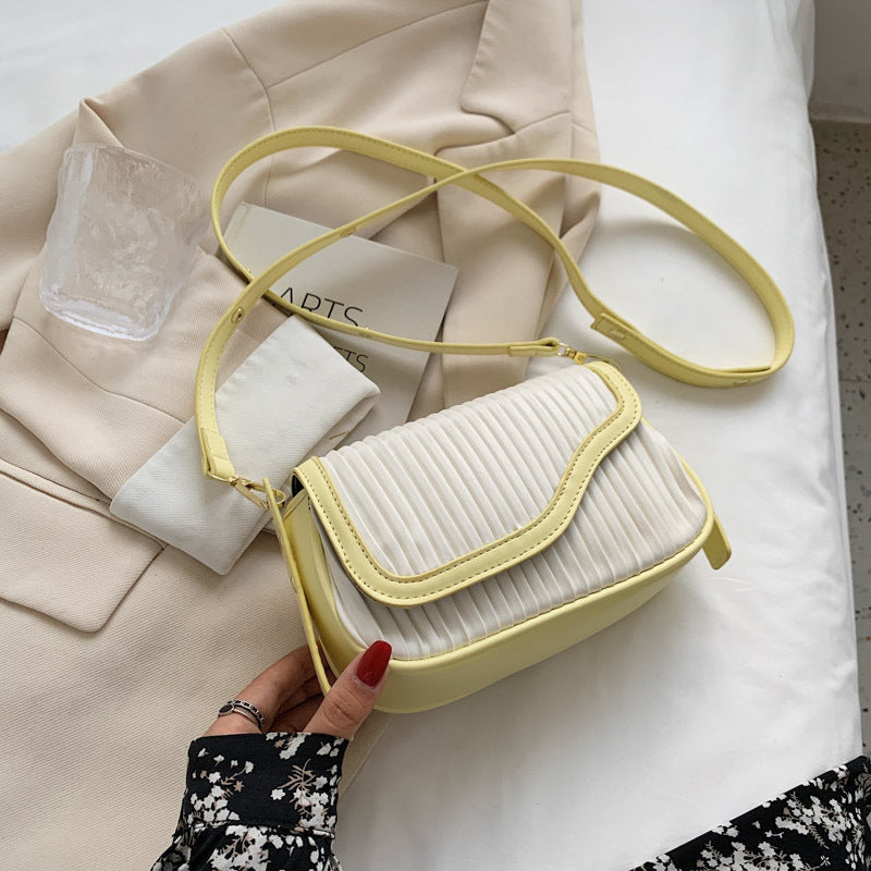 Minimalistisk Axelväska Dam i Tvåfärgad PU-Läder – Fyrkantig Design med Praktisk Sidficka 5