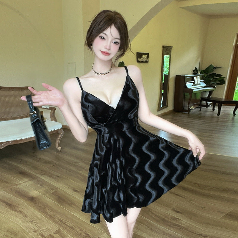 Kvinnors Mini Klänning Flared Gyllene Sammet med Spaghetti Band-2