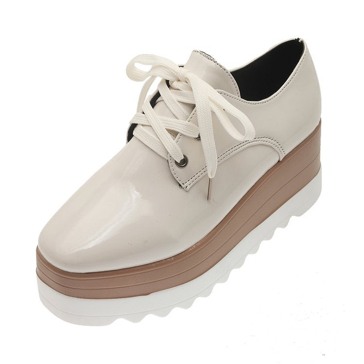 Kvinnor Platå Sneakers Trendig Syntetmaterial med Bekväm Sula 9
