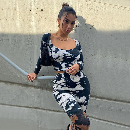 Tvådelad Figurformande Outfit för Kvinnor – Mjuk Elastisk Topp och Byxor med Batikmönster, Normal Passform 1