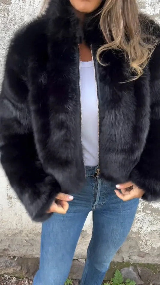 Svart Vinterkappa Dam i KonstpĂ€ls med Hög Krage â Elegant och Varm Kappa för Kalla Dagar 1