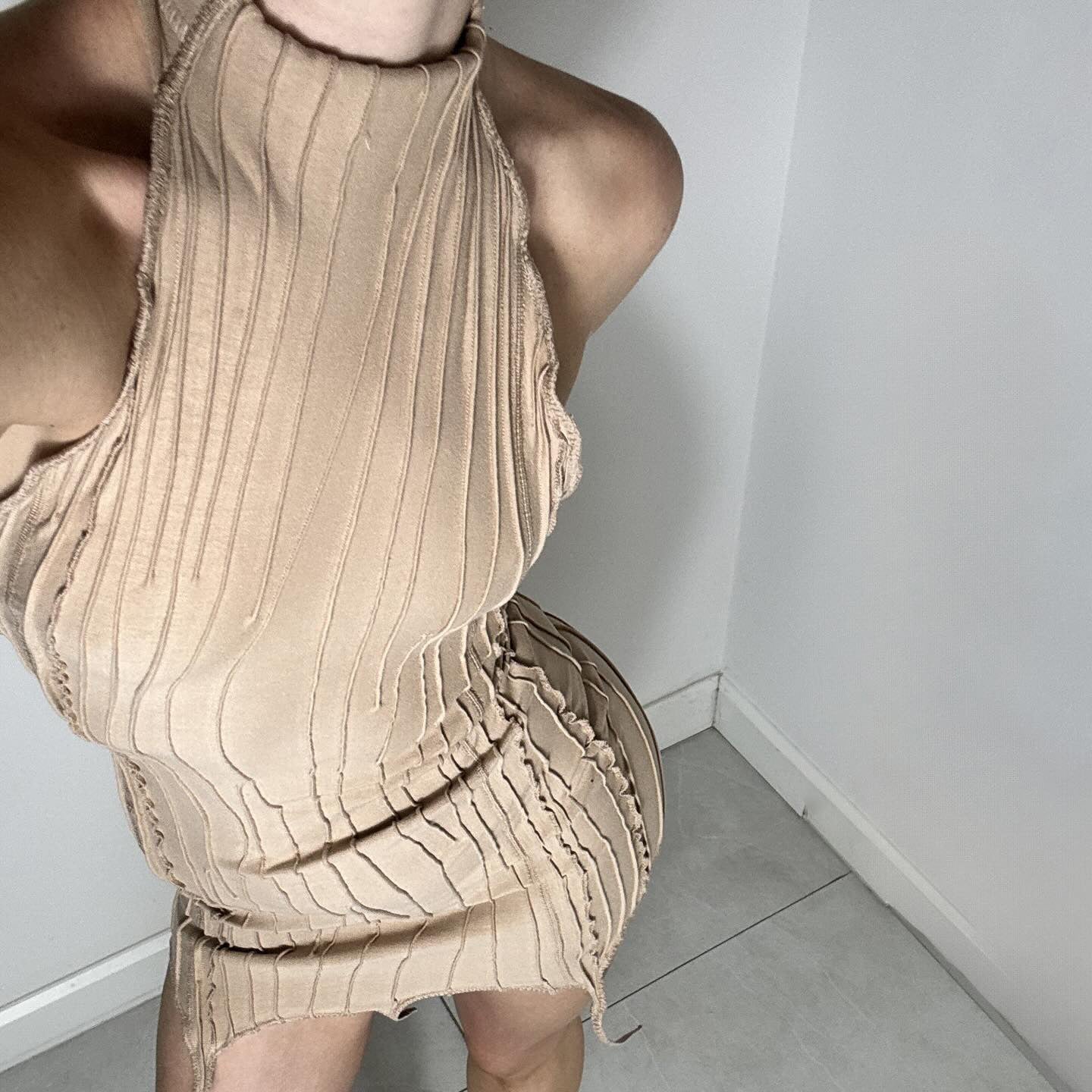 Dam Klänning Mini Med Vikningsdetaljer Ståkrage Mjukt Elastiskt Tyg 3