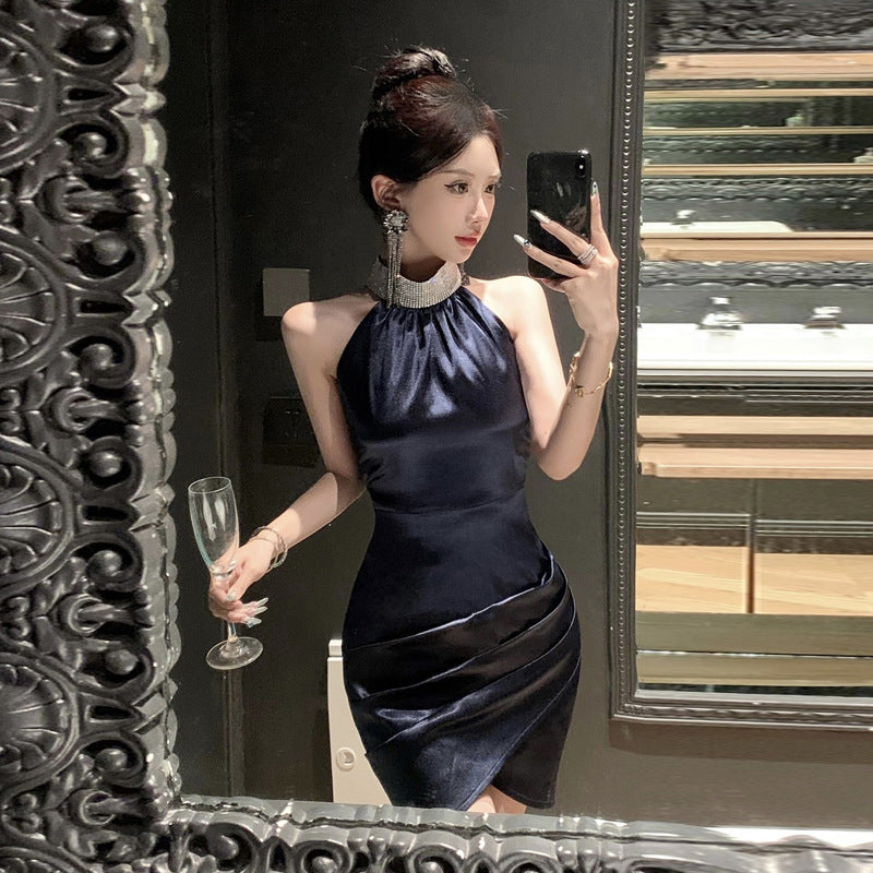 Variant image for Dam Cocktailklänning Bodycon Halterneck Satin med Diamantdekoration-1