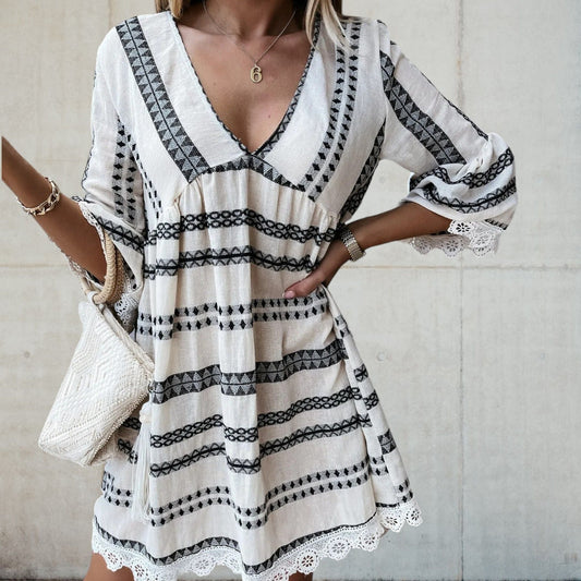 Vit Glittrig Miniklänning för Kvinna – Chic Andningsbart Tyg, Trendig Passform för Sommarfester och Utekvällar 1