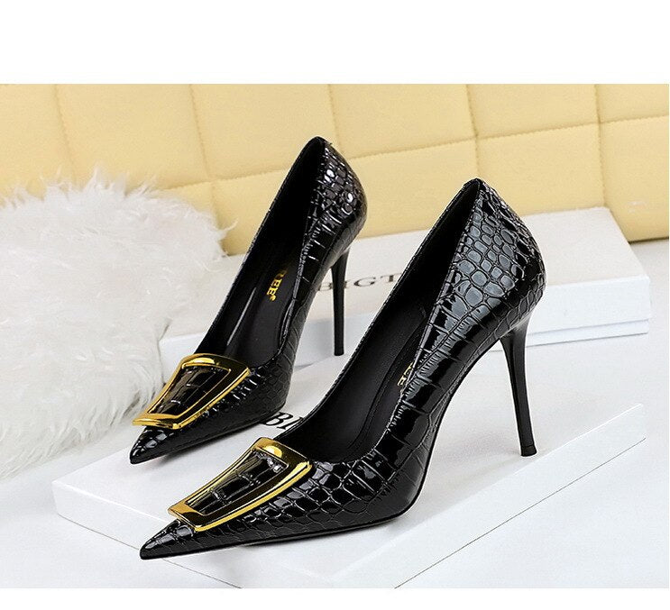 Dam Stilettos Krokodilstruktur PU-läder Spetsig Tå-5