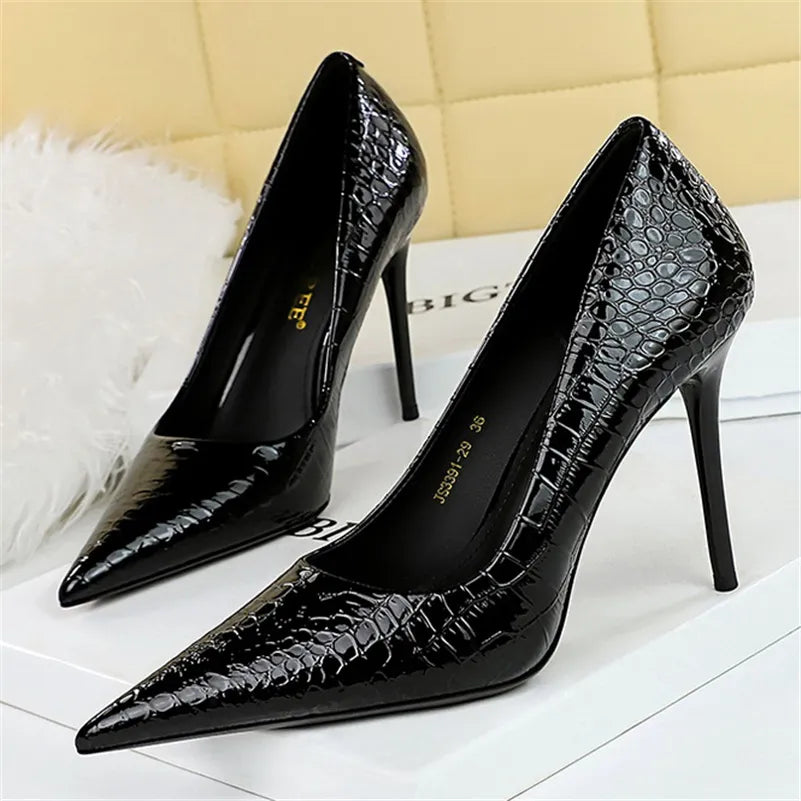 Kvinnors Stilettos med Spetsig Tå och Extra Hög Klack – PU Material, Slip-On Design, Gummisula för Bra Grepp 7