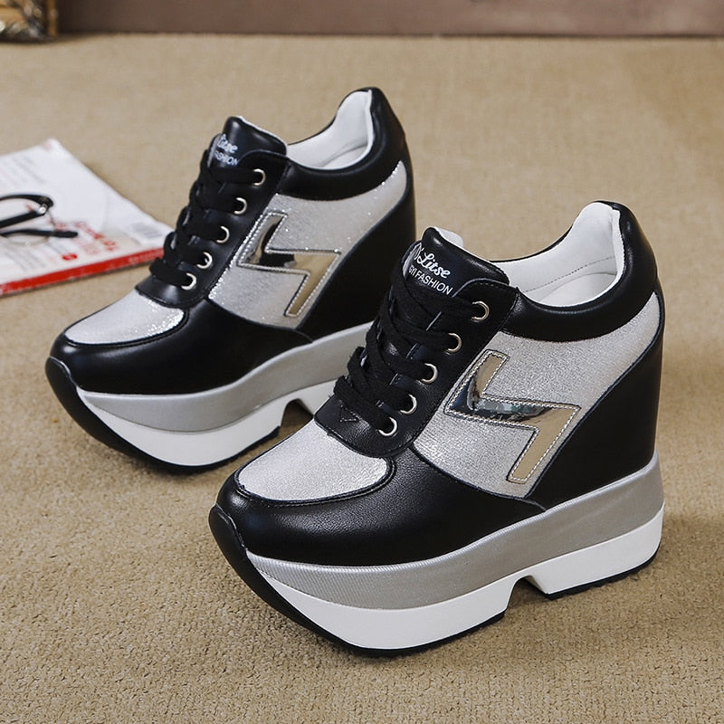 Kvinnors Sneakers Höga Klackar Syntetiskt Läder-1