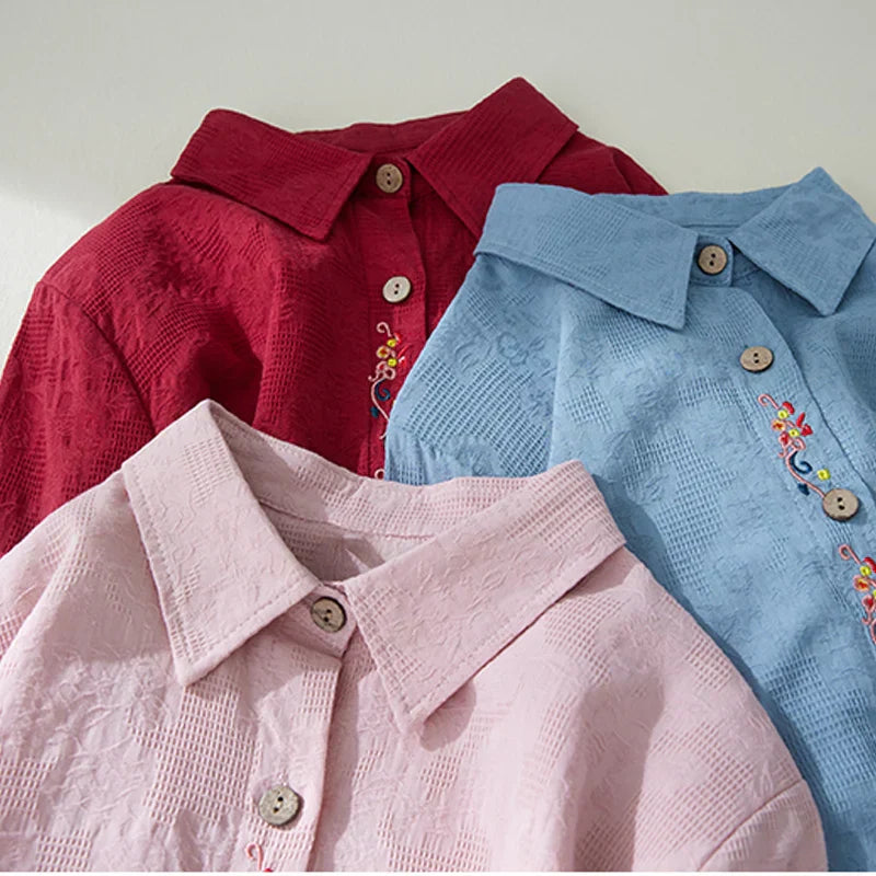 Vit Blus Dam Långärmad med Broderi i 100% Bomull – Elegant och Lätt för Sommar 2