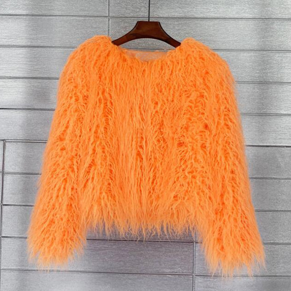 Elegante Damenjacke aus Kunstfell für den Winter – Zeitloses Design mit praktischen Taschen und normaler Passform 9