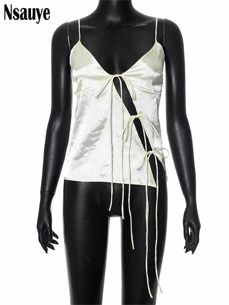 Dam Crop Top med Knut Detaljer och Trasiga Utskärningar i Bomull-2