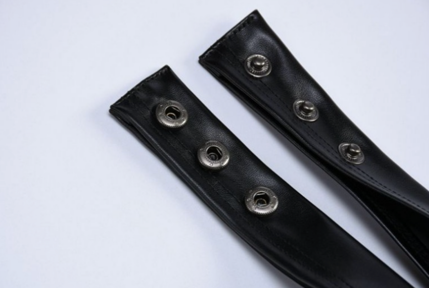 Damklänning Mini med Halshållare i PU Läder-3