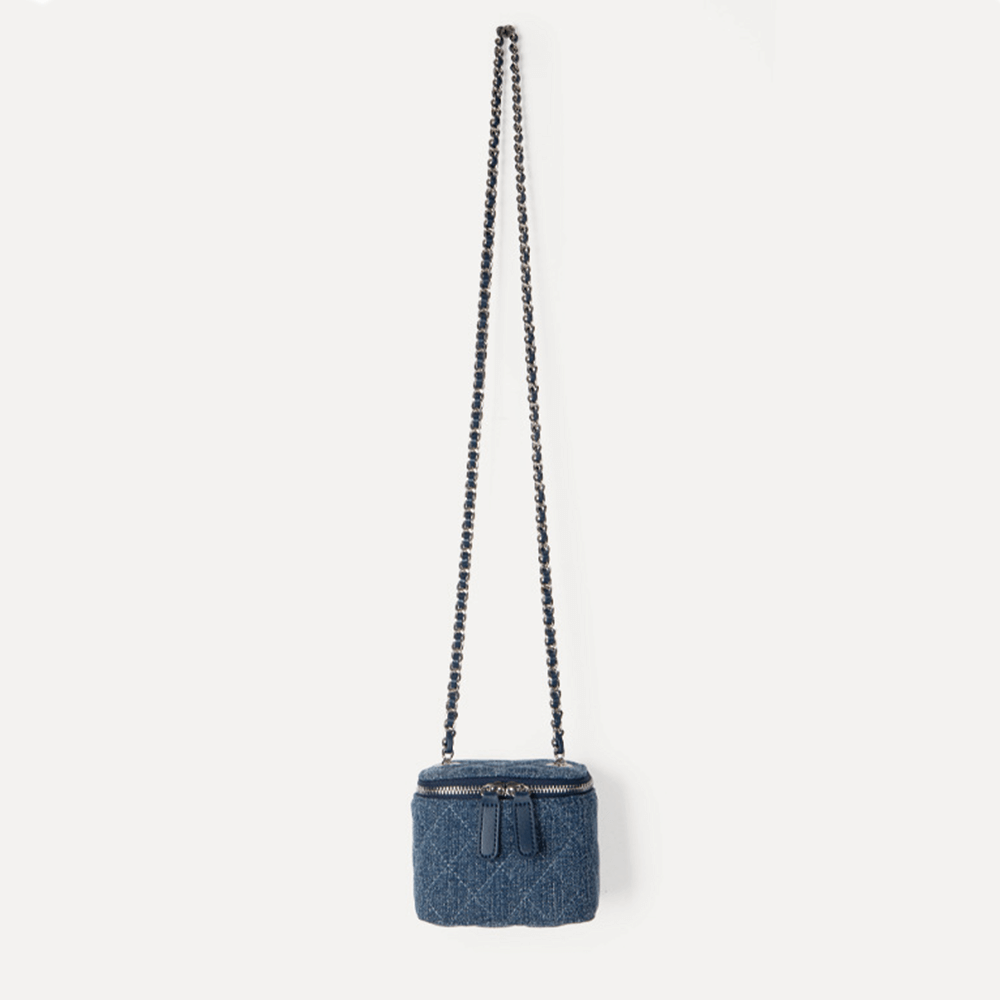 Unisex Handväska i Robust Tyg med Metallkedjor – Elegant och Modern Design, Perfekt för Vardag och Fest 4
