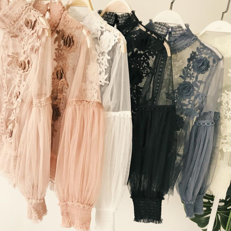 Dam Blus Transparent med Blomdetaljer och Lanternärmar Polyester 3