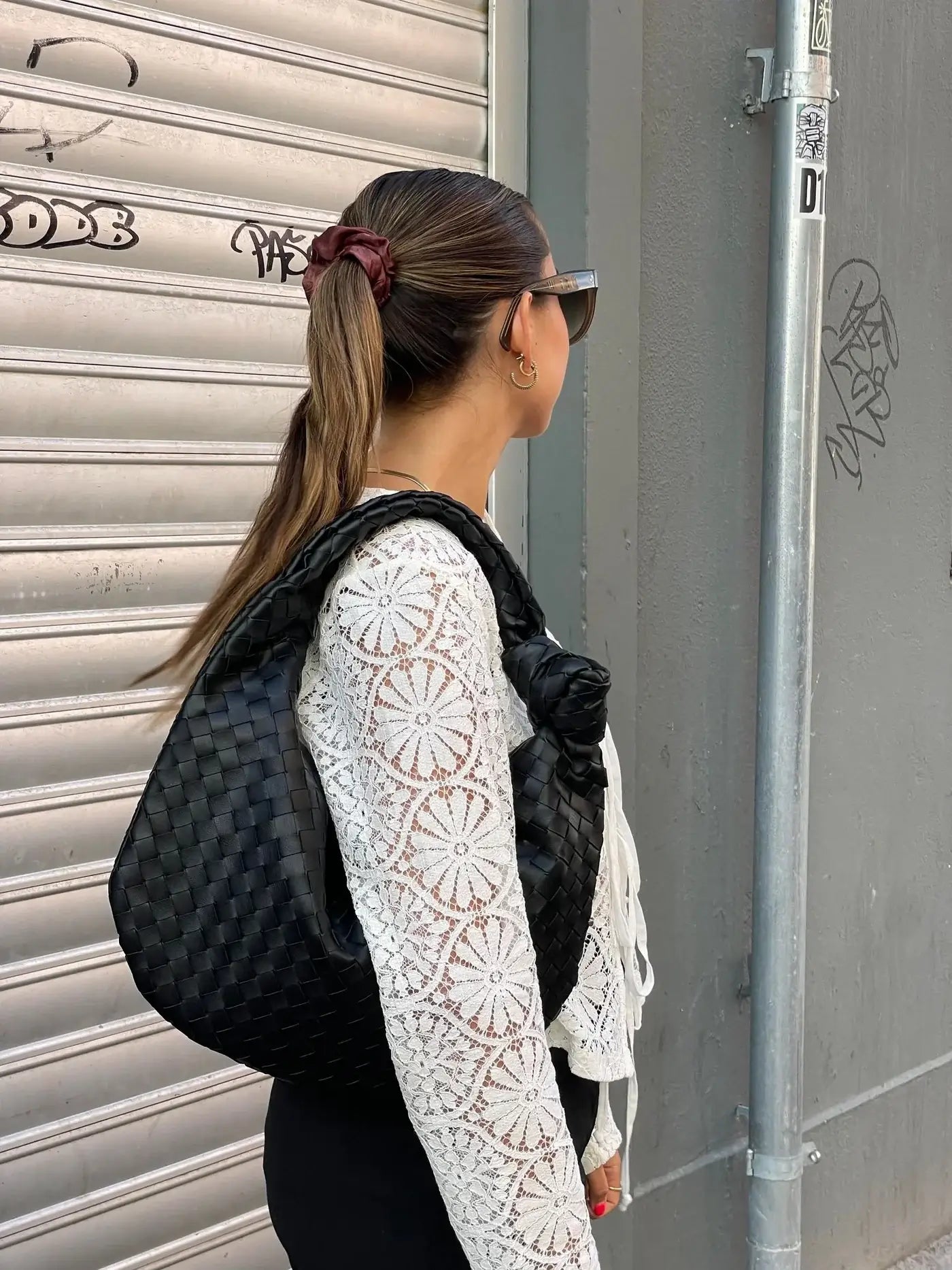 Dam Axelväska Flätade Detaljer Djurvänligt Läder-2