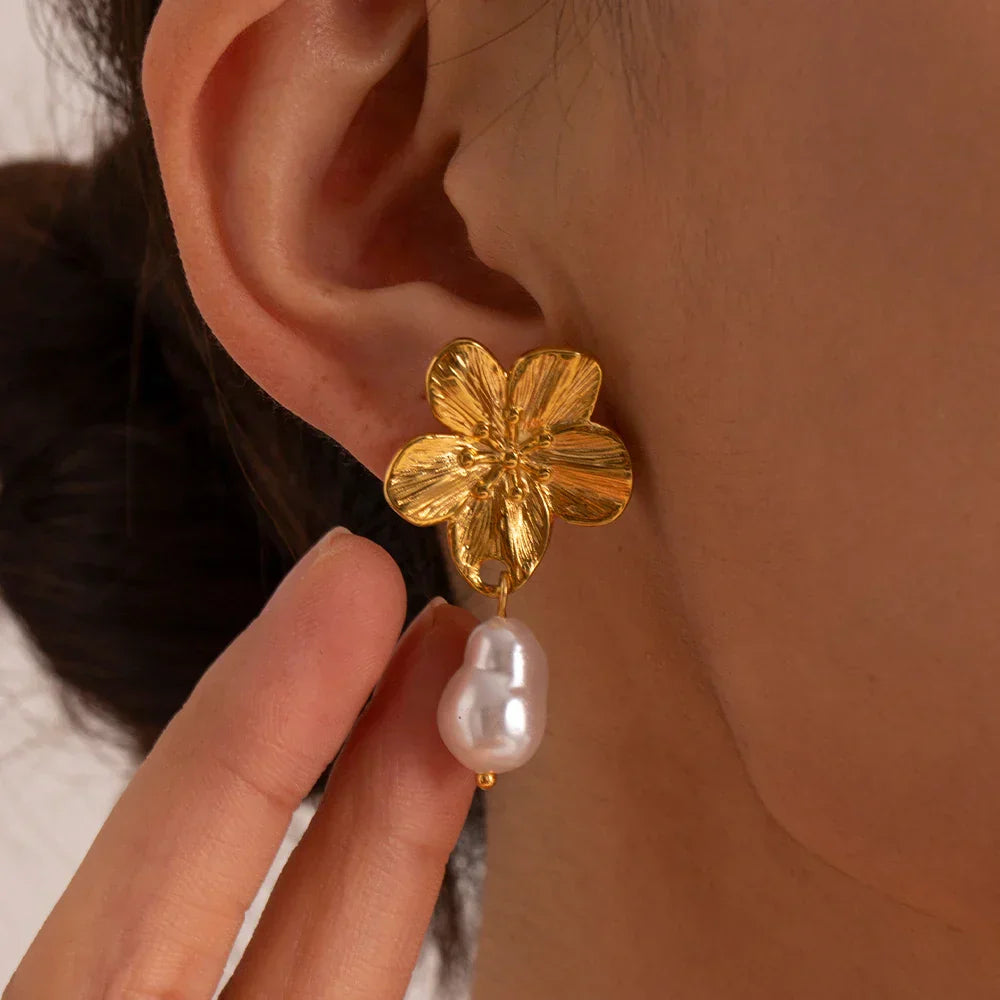 Vintage Guldörhängen Blomma i Hypoallergeniskt Rostfritt Stål – 18K Guldpläterade Örhängen för Kvinnor 9