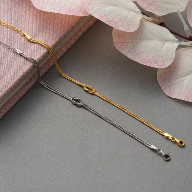 Unisex Minimalistiskt Armband med Kärleksnod i Rostfritt Stål – Justerbar, Vattentålig, Hypoallergen, Silver 2