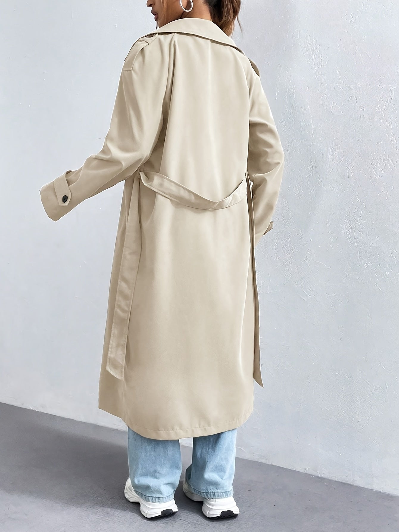 Elegant Långärmad Dam Kappa i Högkvalitativ Polyester – Tidlös Trenchcoat för Formella Tillfällen 4