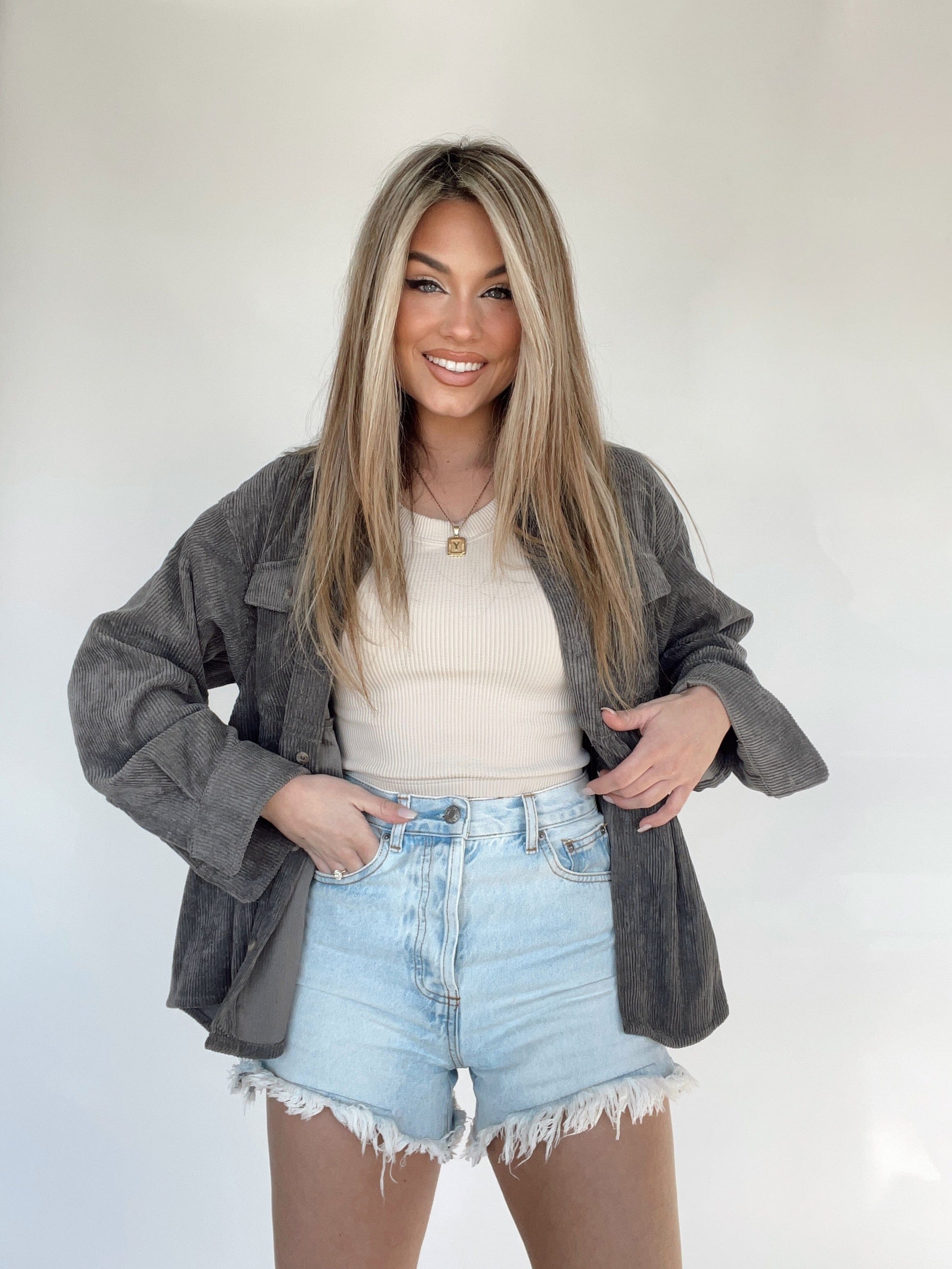 Elegant Dam Top med Manschettdetaljer i Mjuk Kordbomull – Perfekt för Avslappnade och Halvformella Tillfällen 2