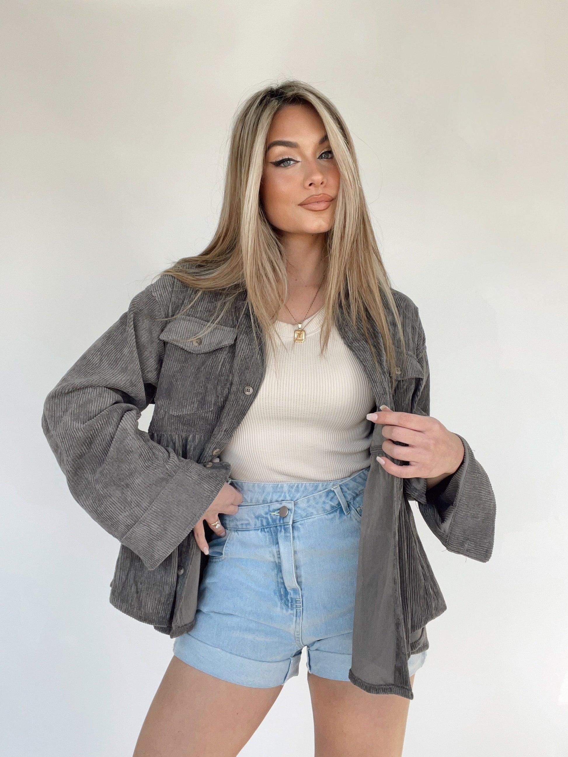 Elegant Dam Top med Manschettdetaljer i Mjuk Kordbomull – Perfekt för Avslappnade och Halvformella Tillfällen 3