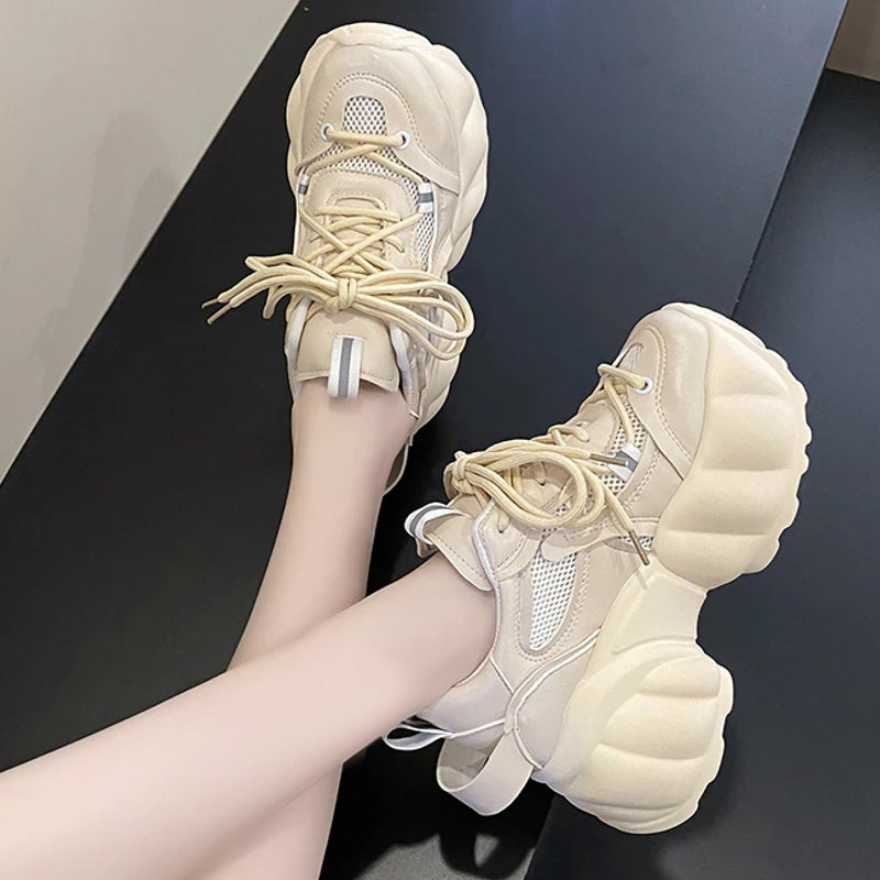 Dam Sneakers Beige med 8 cm Häl, Andningsbart Luftnätsmaterial och Gummisula för Bästa Grepp och Komfort 5