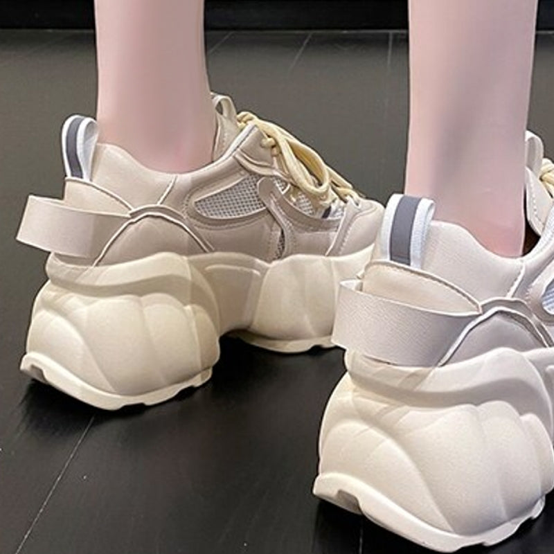Dam Sneakers Beige med 8 cm Häl, Andningsbart Luftnätsmaterial och Gummisula för Bästa Grepp och Komfort 3