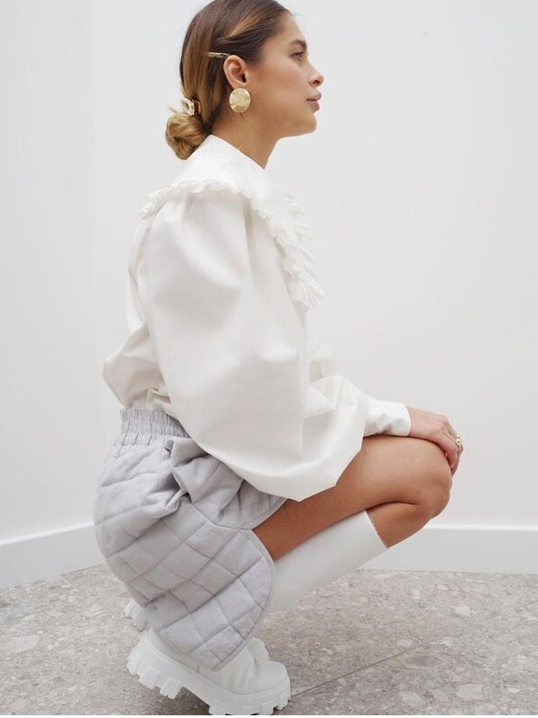 Kvinnors Skjorta med Peter Pan Krage och Puffärmar – 100% Bomull, Avslappnad Passform, Finns i S, M, L 3