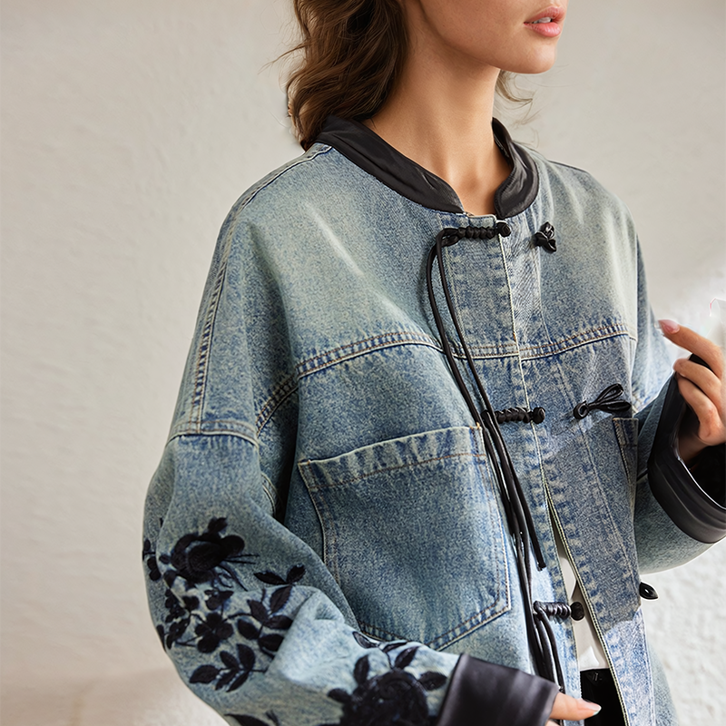 Dam Jeanjacka Vintage Stil 100% Organisk Denim med Broderade Blomdetaljer-4