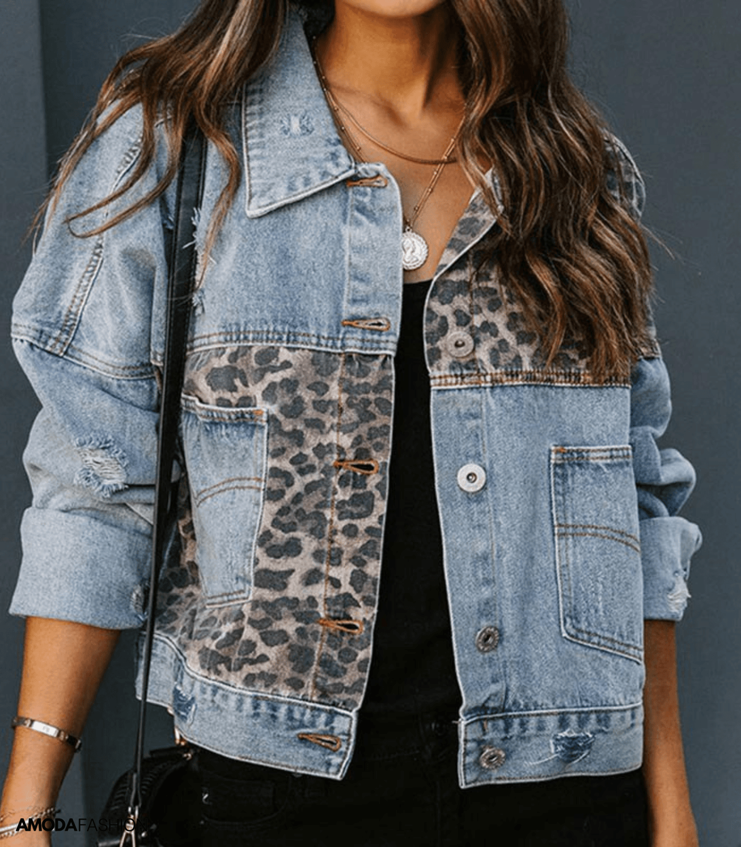Jeansjacka Dam i Leopardmönster – Slitstark Denim med Bekväm Passform för Vår och Höst 4