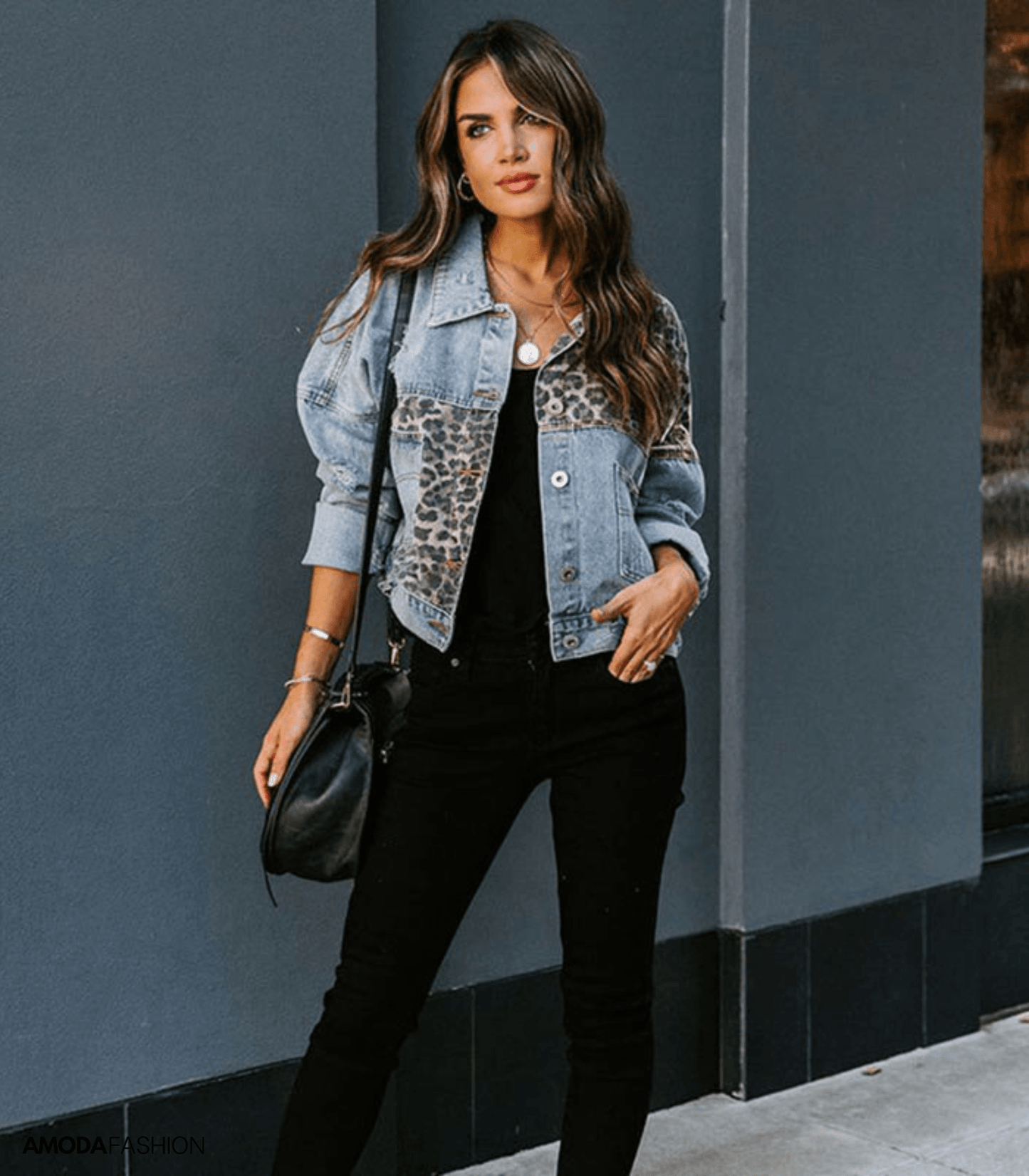 Jeansjacka Dam i Leopardmönster – Slitstark Denim med Bekväm Passform för Vår och Höst 5